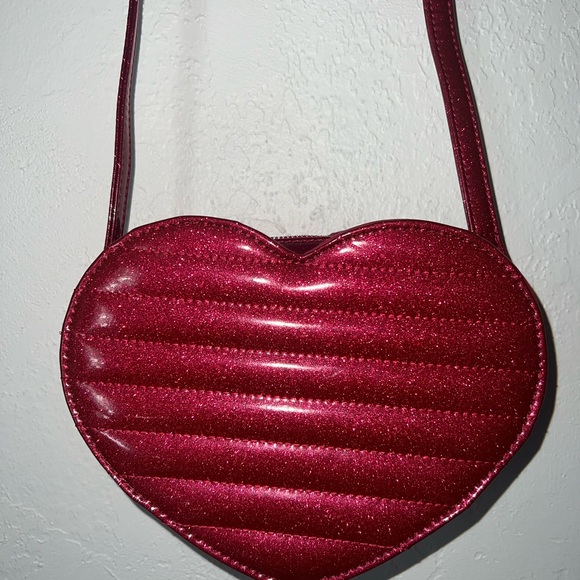 Lux De Ville Mini Heart Crossbody Bag NWOT - Picture 4 of 8